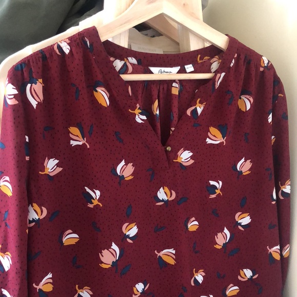 DONATED - Reitmans blouse - Picture 4 of 17